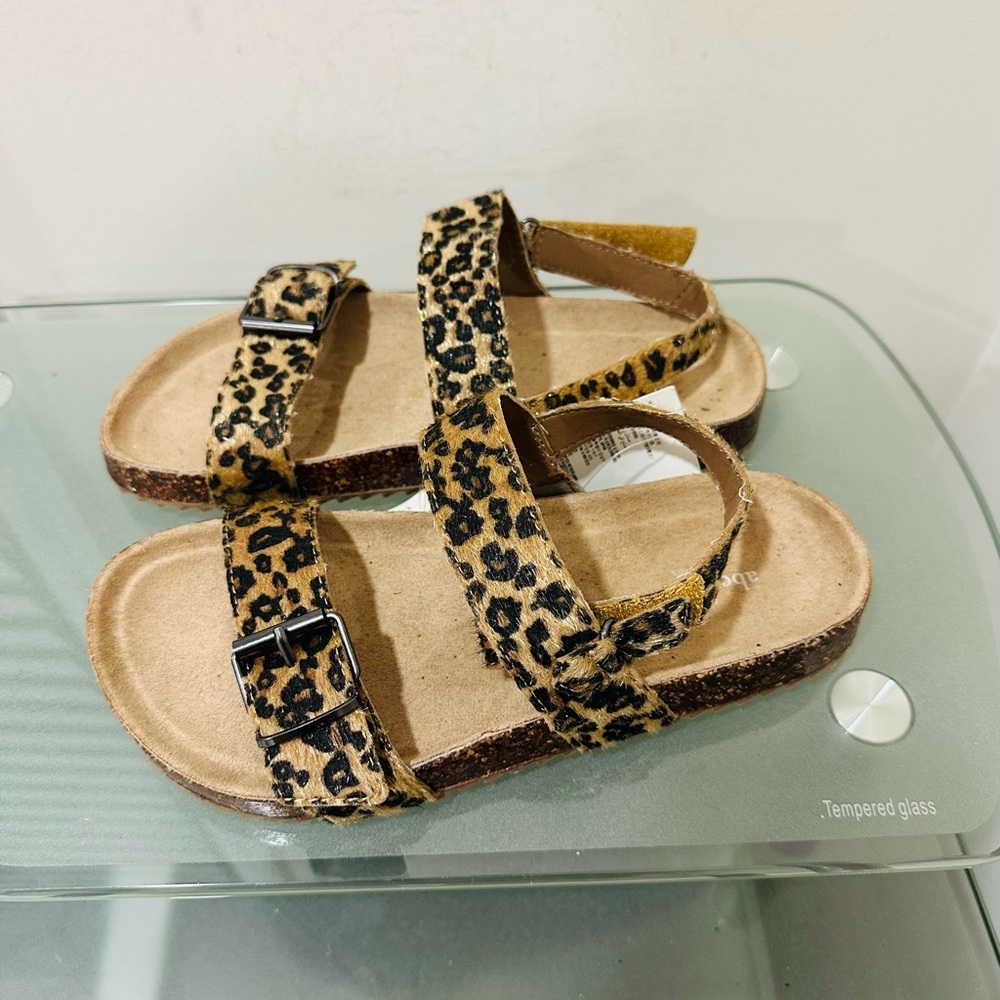 Abercrombie‎ Women’s Animal Print Sandals Size 5/6 Casual Flat Ankle Strap